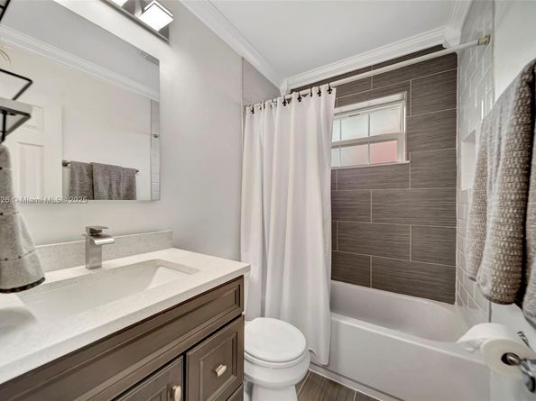 4881 NE 13th Ave, Oakland Park FL 33334