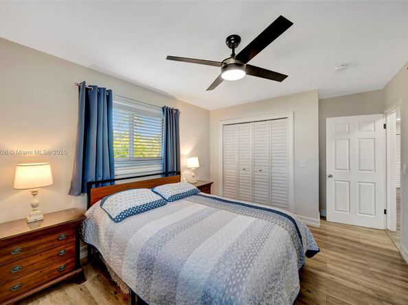 4881 NE 13th Ave, Oakland Park FL 33334