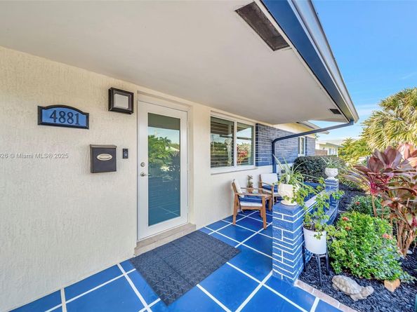 4881 NE 13th Ave, Oakland Park FL 33334