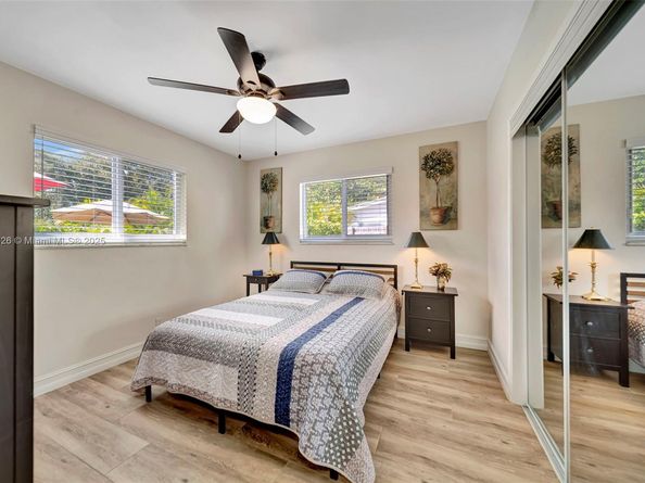 4881 NE 13th Ave, Oakland Park FL 33334