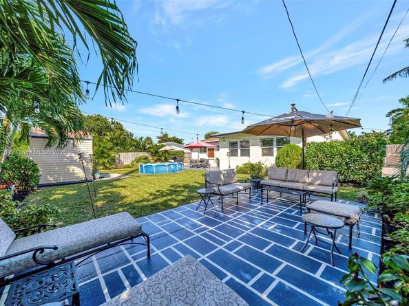 4881 NE 13th Ave, Oakland Park FL 33334