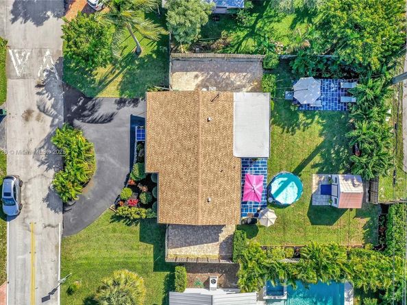 4881 NE 13th Ave, Oakland Park FL 33334