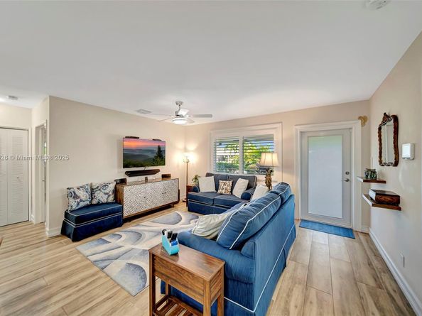 4881 NE 13th Ave, Oakland Park FL 33334