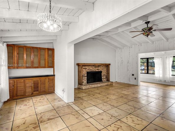 6031 SW 82nd Ave, Miami FL 33143