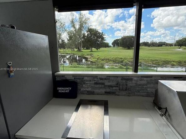 19150 S Saint Andrews Dr, Hialeah FL 33015