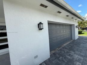 19150 S Saint Andrews Dr, Hialeah FL 33015