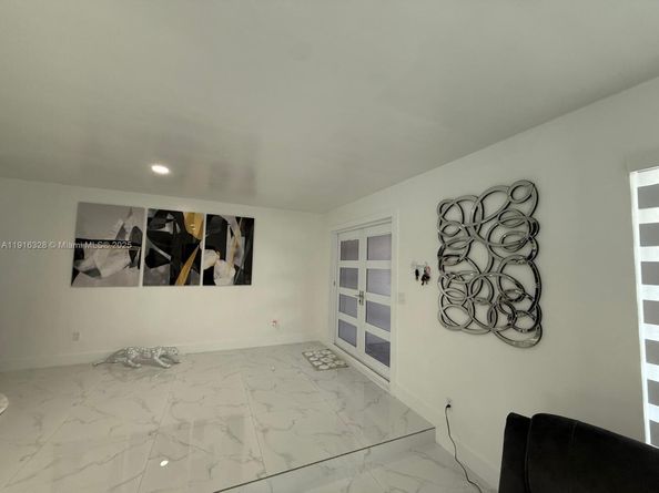 19150 S Saint Andrews Dr, Hialeah FL 33015