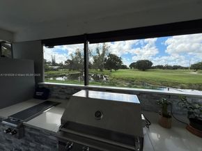 19150 S Saint Andrews Dr, Hialeah FL 33015