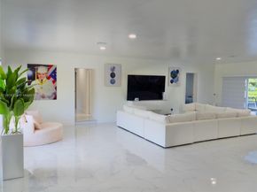 19150 S Saint Andrews Dr, Hialeah FL 33015