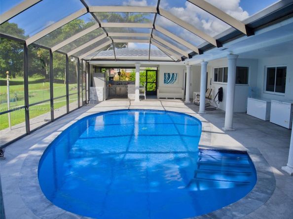 19150 S Saint Andrews Dr, Hialeah FL 33015