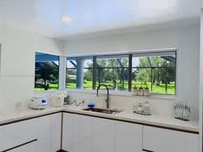 19150 S Saint Andrews Dr, Hialeah FL 33015