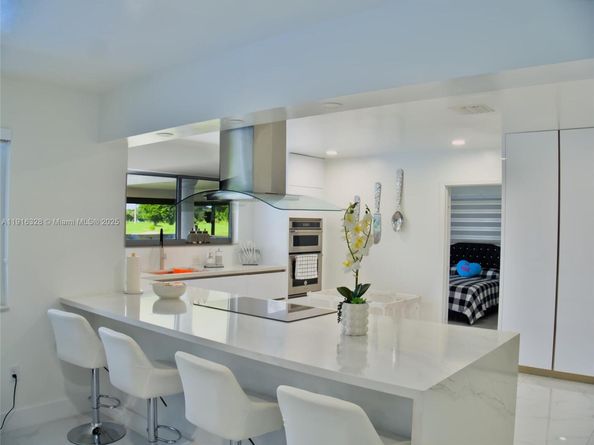 19150 S Saint Andrews Dr, Hialeah FL 33015