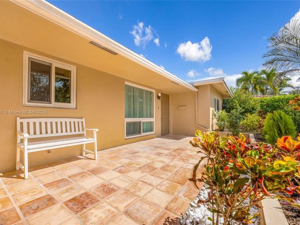 2115 NE 54th Ct, Fort Lauderdale FL 33308