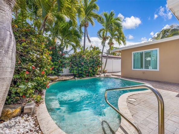 2115 NE 54th Ct, Fort Lauderdale FL 33308