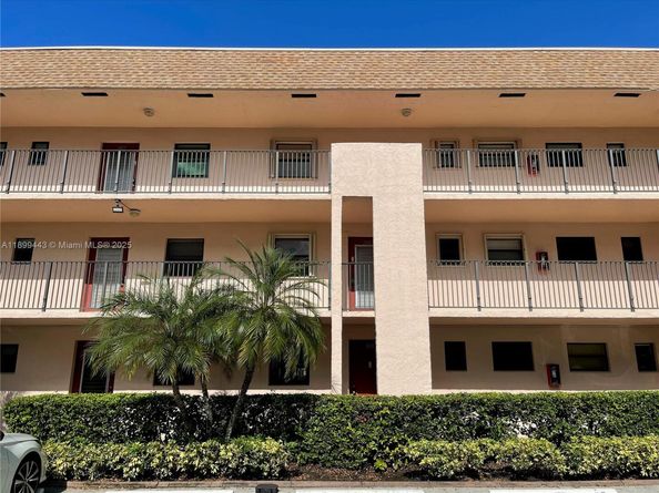 10123 Sunrise Lakes Blvd 208, Sunrise FL 33322