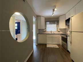 10123 Sunrise Lakes Blvd 208, Sunrise FL 33322