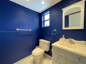 10123 Sunrise Lakes Blvd 208, Sunrise FL 33322