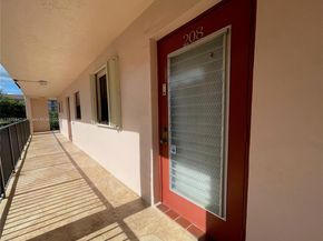 10123 Sunrise Lakes Blvd 208, Sunrise FL 33322