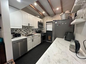 6060 NW 7th St, Miami FL 33126