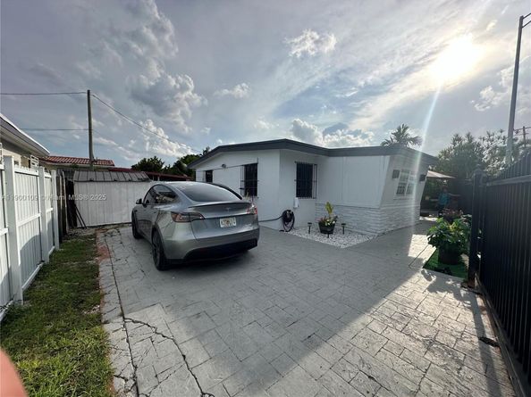 6060 NW 7th St, Miami FL 33126