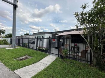 6060 NW 7th St