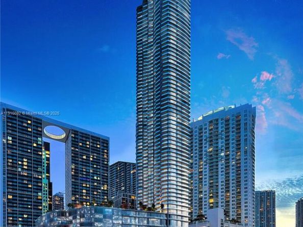 99 SE 5th St 3001, Miami FL 3001