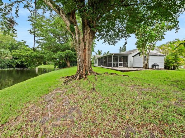 2250 NW 41st Ave, Coconut Creek FL 33066