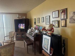 7118 Bonita Dr 704, Miami Beach FL 33141