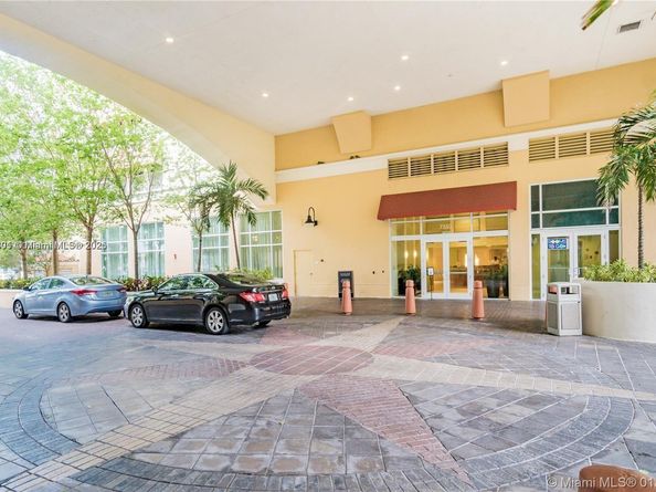7355 SW 89th St 501N, Miami FL 33156