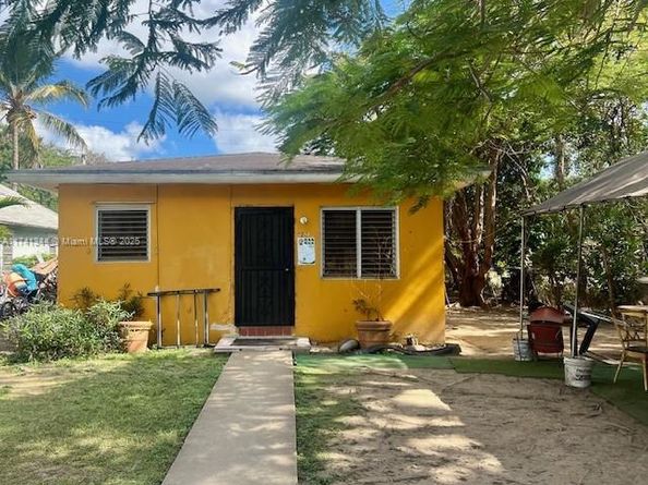 7720 NW Miami Pl, Miami FL 33150