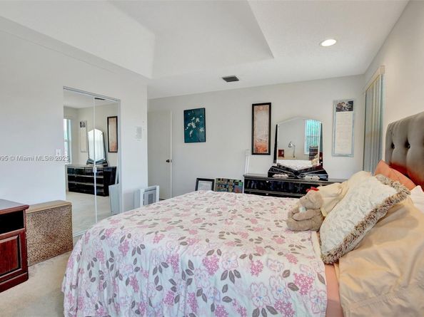 1562 NW 157th Ave, Pembroke Pines FL 33028