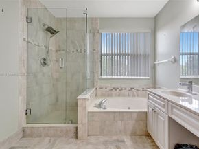 1562 NW 157th Ave, Pembroke Pines FL 33028