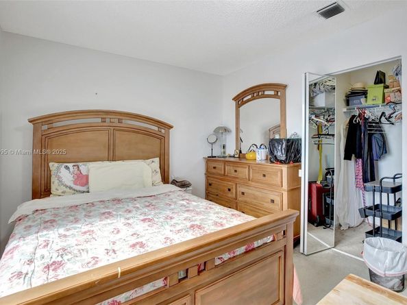 1562 NW 157th Ave, Pembroke Pines FL 33028