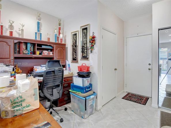 1562 NW 157th Ave, Pembroke Pines FL 33028
