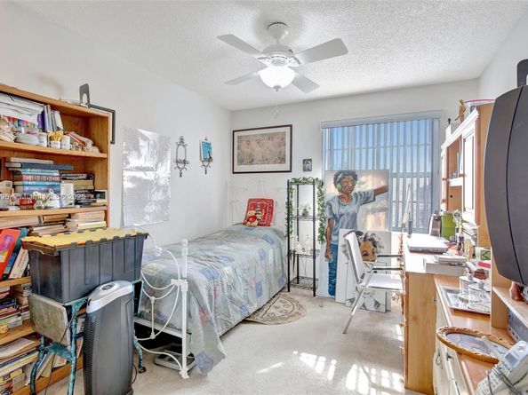 1562 NW 157th Ave, Pembroke Pines FL 33028