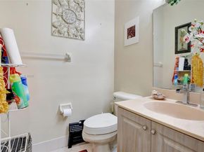 1562 NW 157th Ave, Pembroke Pines FL 33028
