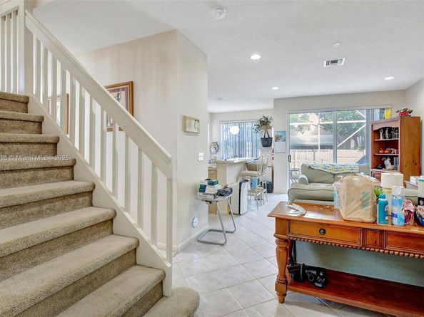1562 NW 157th Ave, Pembroke Pines FL 33028