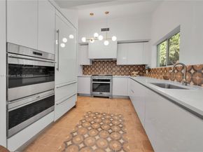 4484 Royal Palm Ave, Miami Beach FL 33140