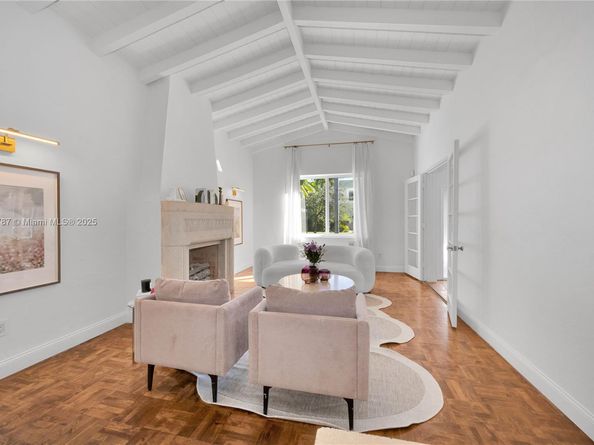 4484 Royal Palm Ave, Miami Beach FL 33140