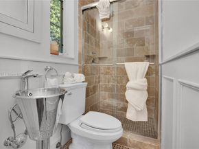 4484 Royal Palm Ave, Miami Beach FL 33140