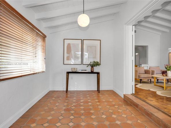 4484 Royal Palm Ave, Miami Beach FL 33140