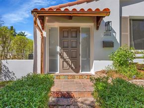 4484 Royal Palm Ave, Miami Beach FL 33140