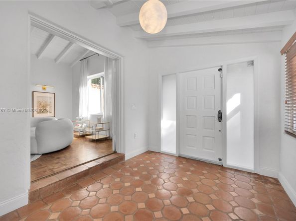 4484 Royal Palm Ave, Miami Beach FL 33140