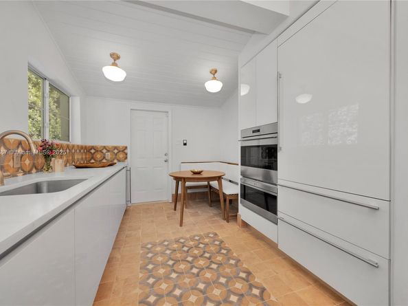 4484 Royal Palm Ave, Miami Beach FL 33140