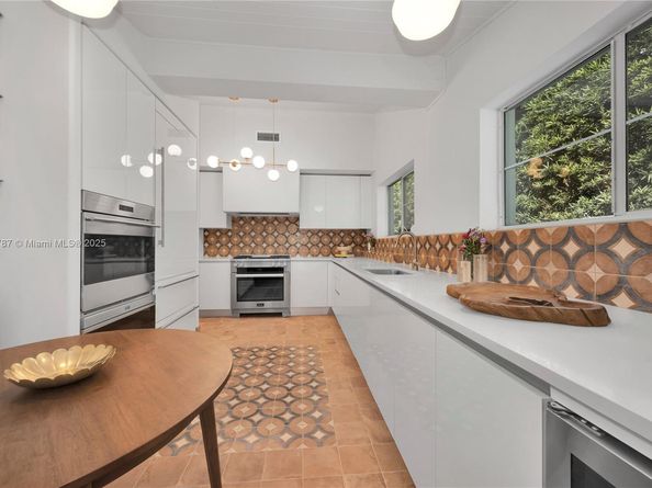 4484 Royal Palm Ave, Miami Beach FL 33140