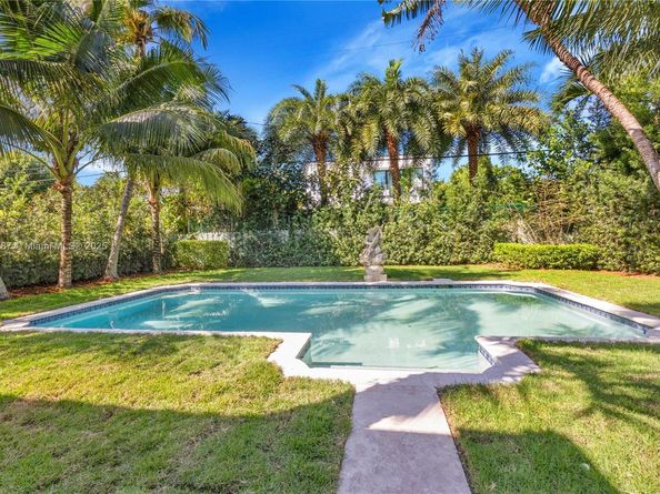 4484 Royal Palm Ave, Miami Beach FL 33140