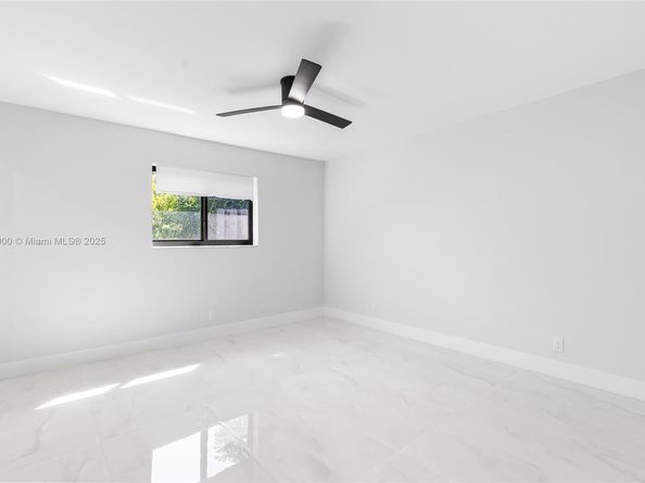 9080 NW 23rd St, Coral Springs FL 33065