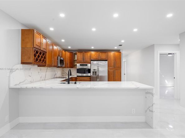 9080 NW 23rd St, Coral Springs FL 33065