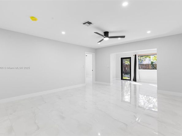9080 NW 23rd St, Coral Springs FL 33065