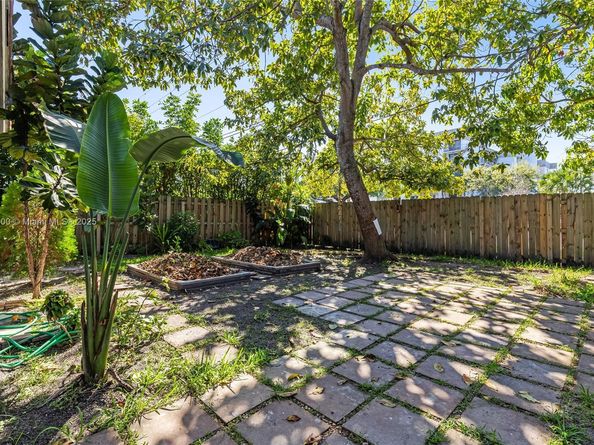 9080 NW 23rd St, Coral Springs FL 33065